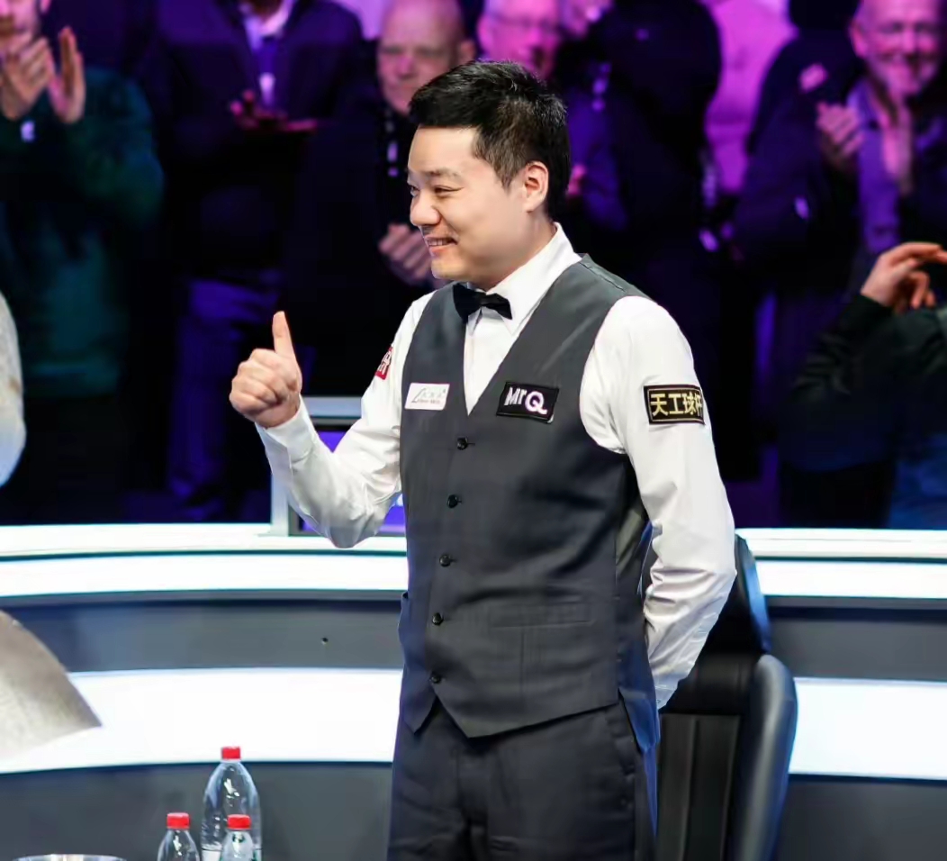 包含C9轻取WBG，BDD极限生还后反打焦点之战四强赛，强势挺进下一轮的词条