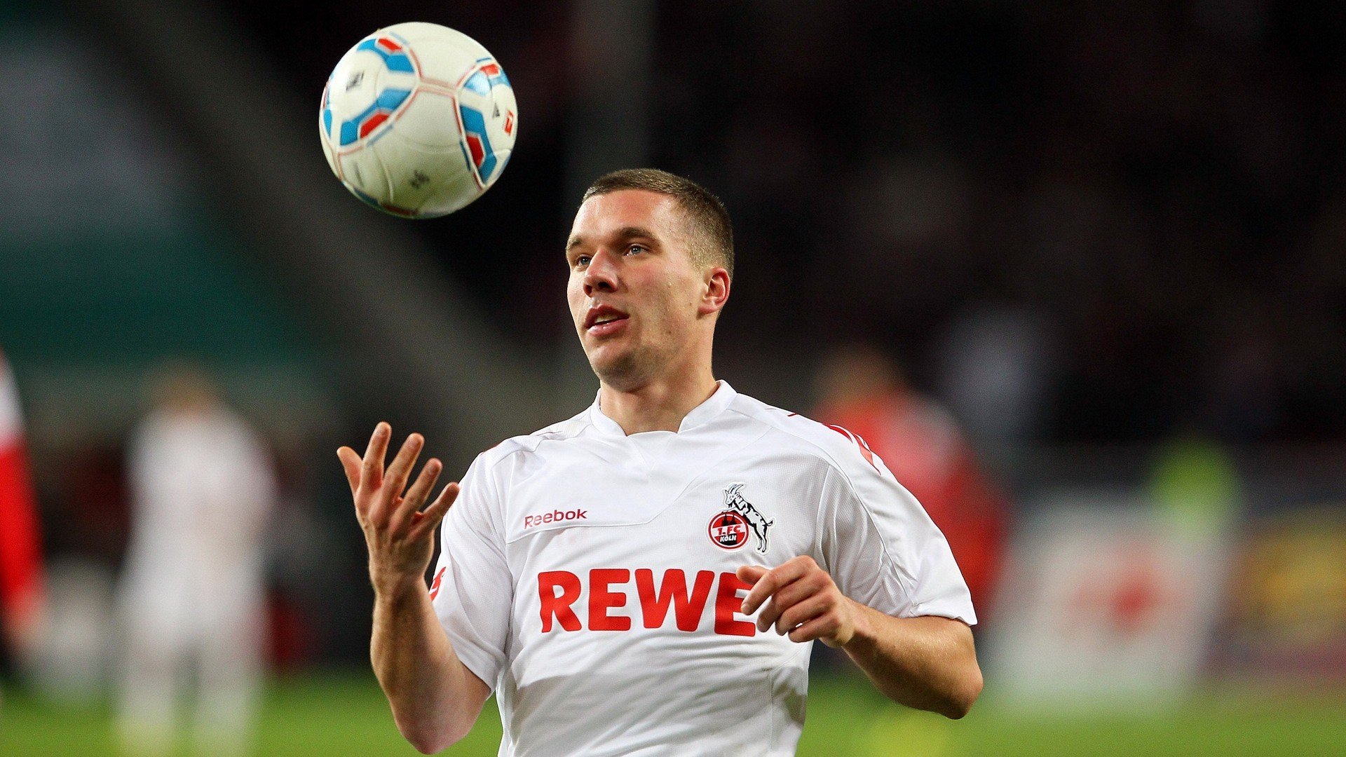 法比尼奥一锤定音，南非掀起战术革命，智利黄金一代悲情谢幕？